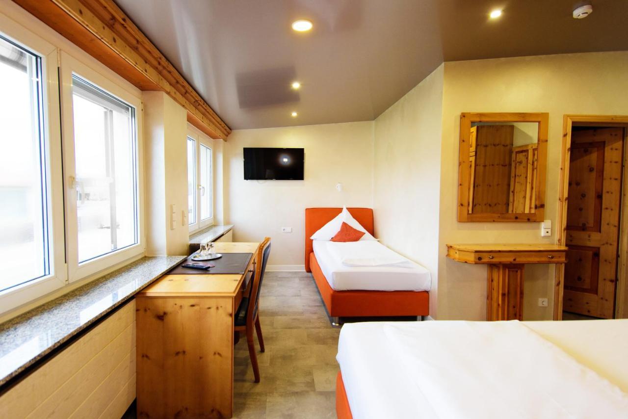 Hotel Bohn Μέτσινγκεν Εξωτερικό φωτογραφία