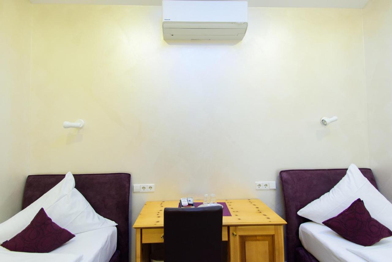 Hotel Bohn Μέτσινγκεν Εξωτερικό φωτογραφία