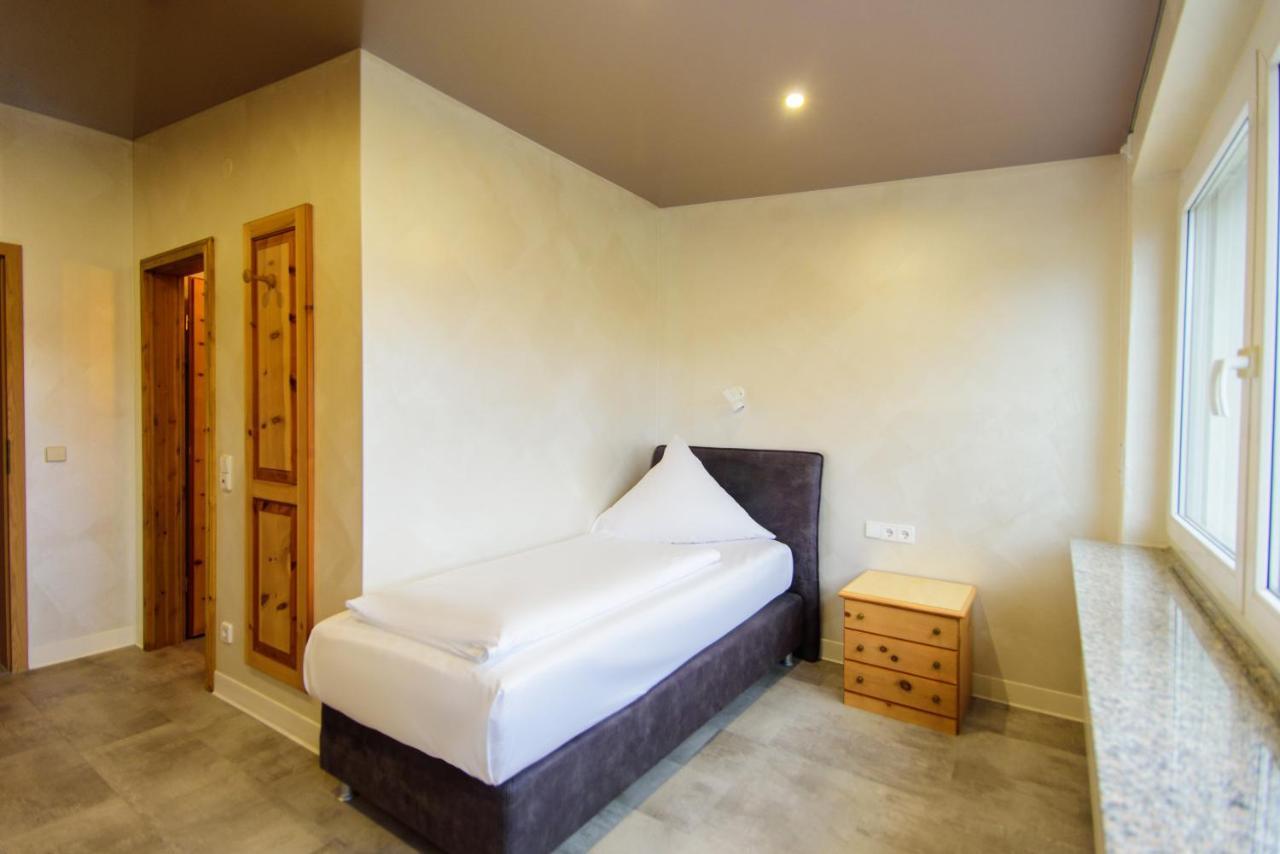 Hotel Bohn Μέτσινγκεν Εξωτερικό φωτογραφία