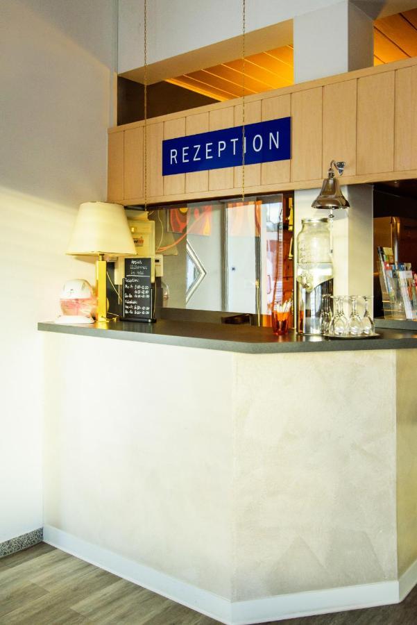Hotel Bohn Μέτσινγκεν Εξωτερικό φωτογραφία