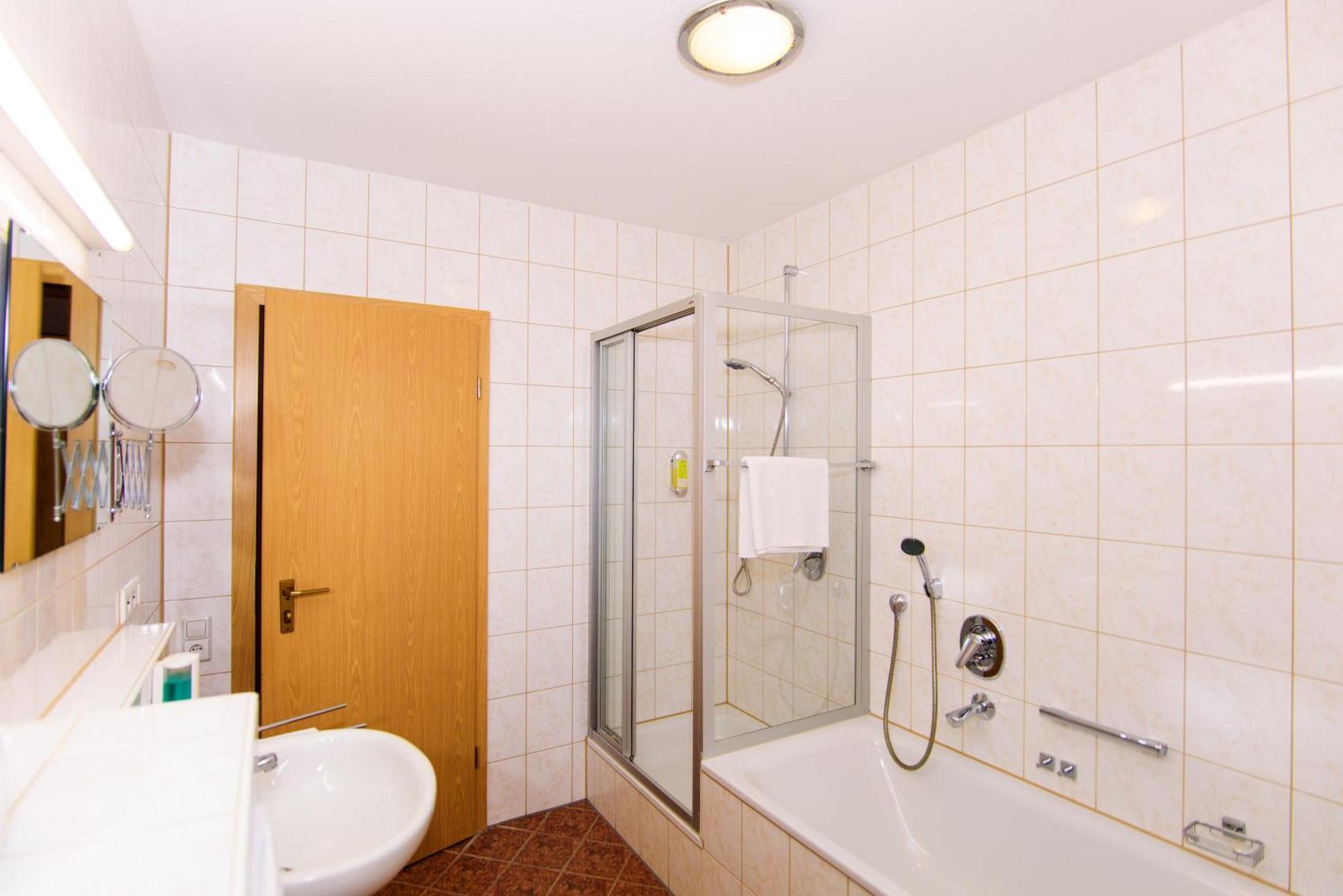Hotel Bohn Μέτσινγκεν Εξωτερικό φωτογραφία